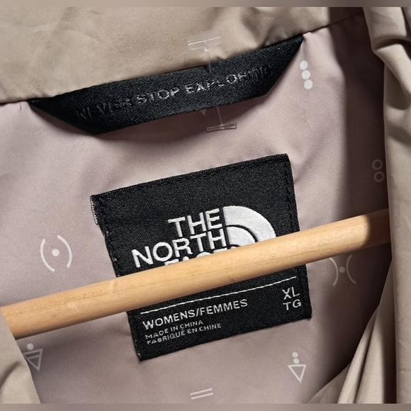 The North Face Folding Travel Jacket Size XL - Picture 4 of 11